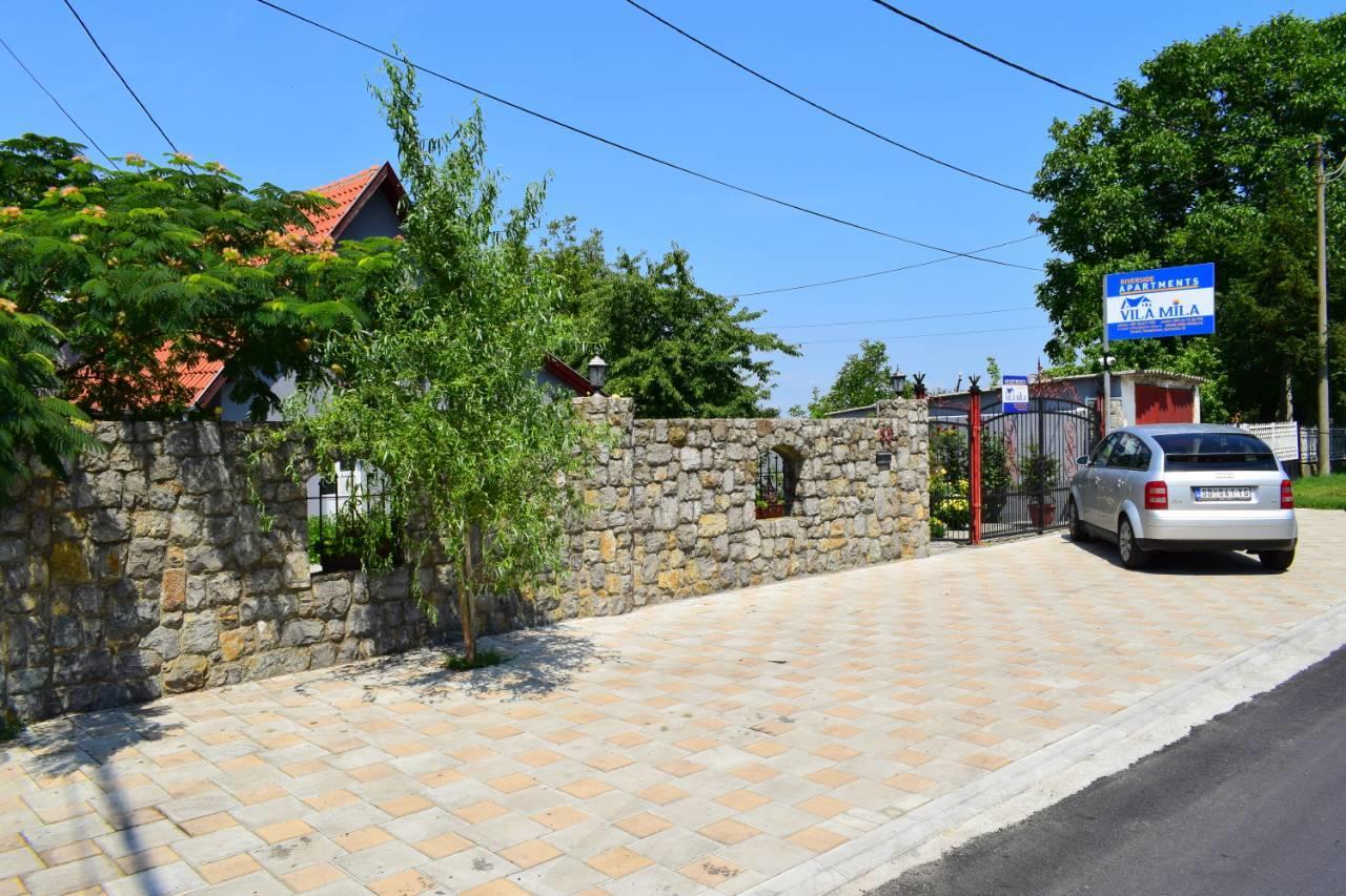 סמדרבו Vila Mila Riverside Apartments מראה חיצוני תמונה